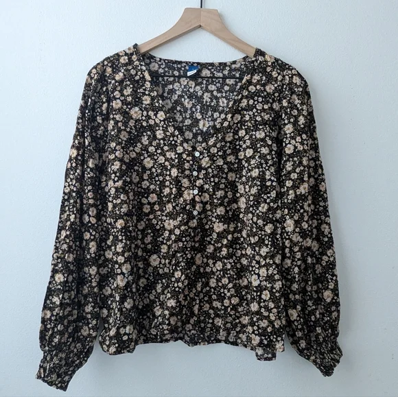 ❤️ Old Navy women's L floral button shirt shirred cuffs - Picture 1 of 4